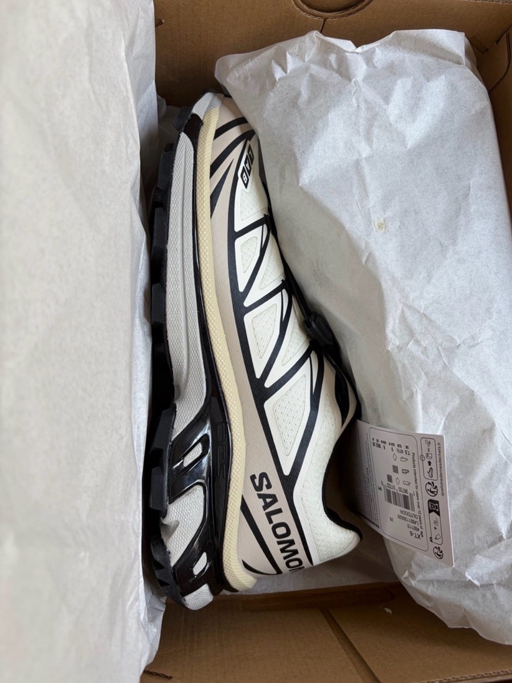 Salomon women’s /Men's White/Black Trail Running Shoes